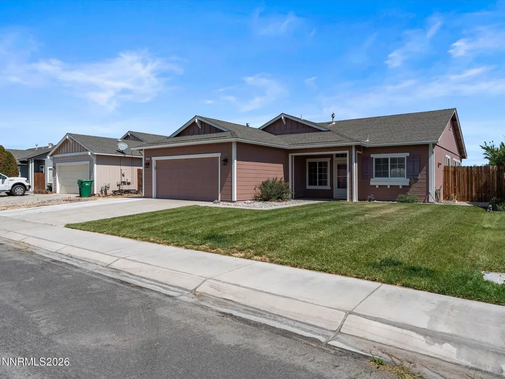 280 Fallen Leaf Fernley NV 89408