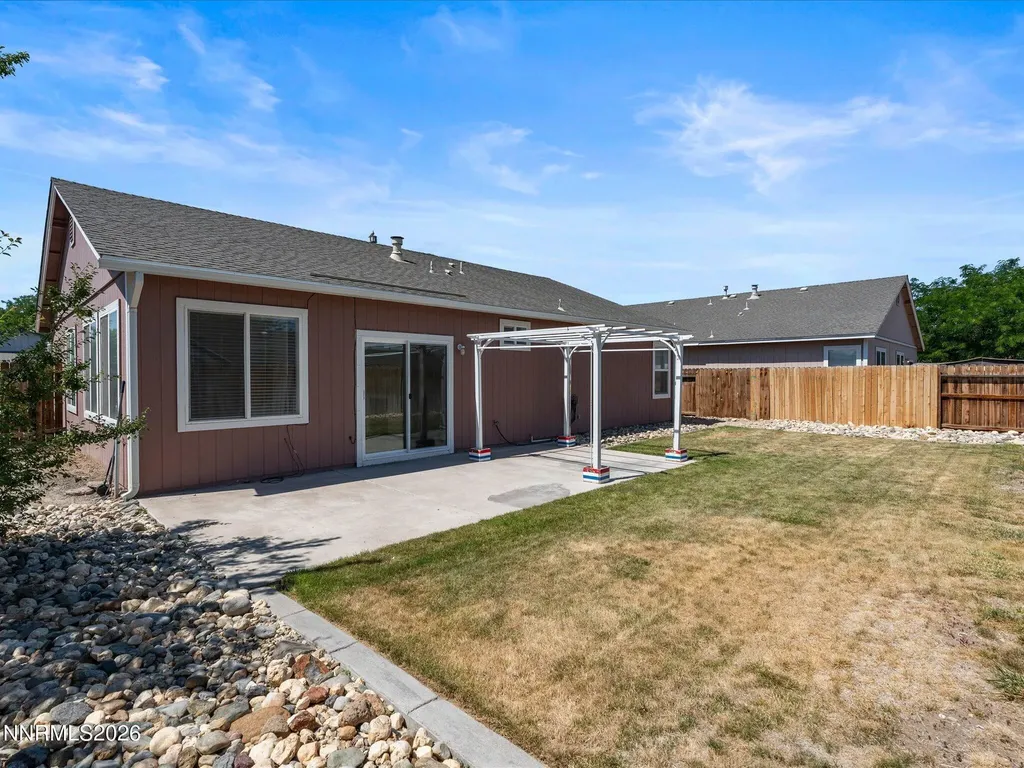 280 Fallen Leaf Fernley NV 89408