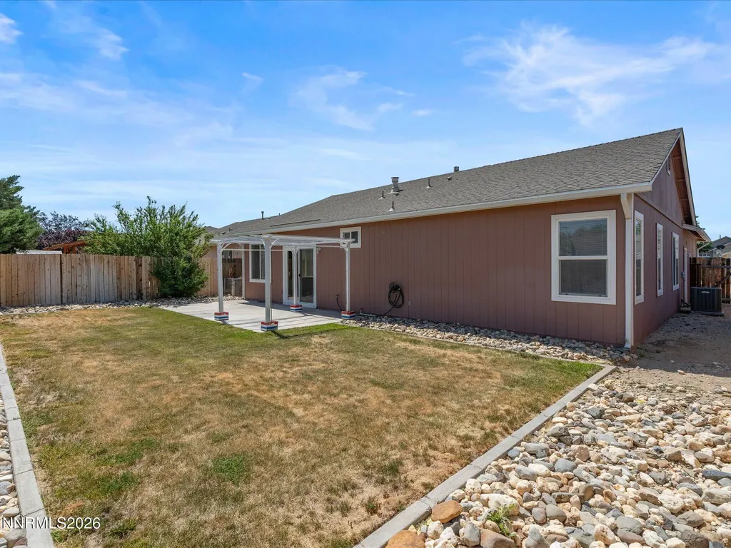 280 Fallen Leaf Fernley NV 89408