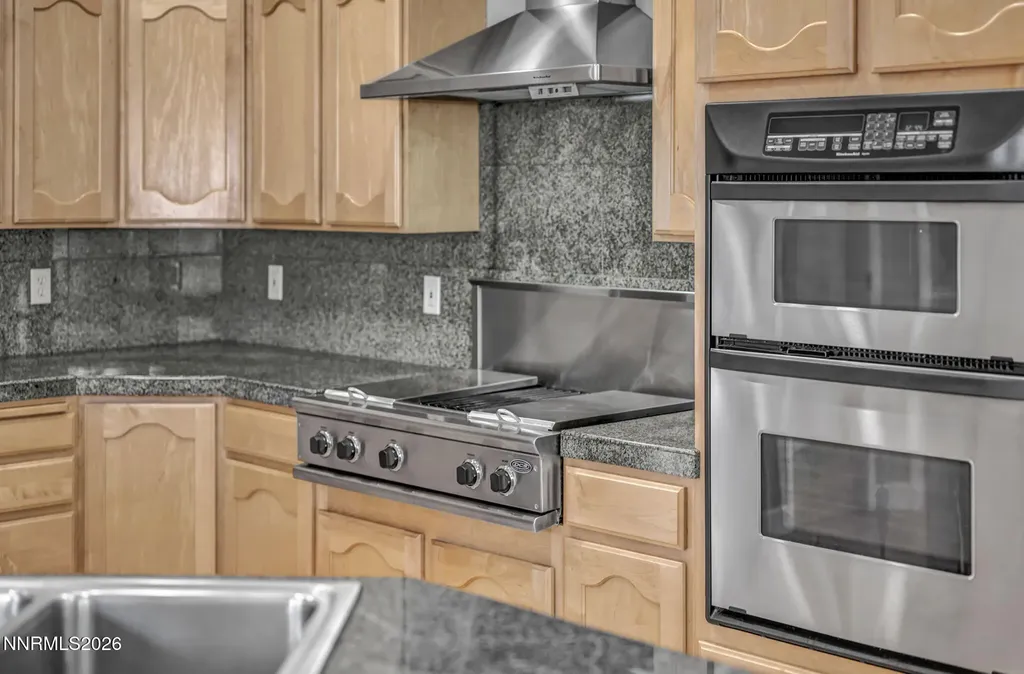 2042 Amberwood Carson City NV 89703