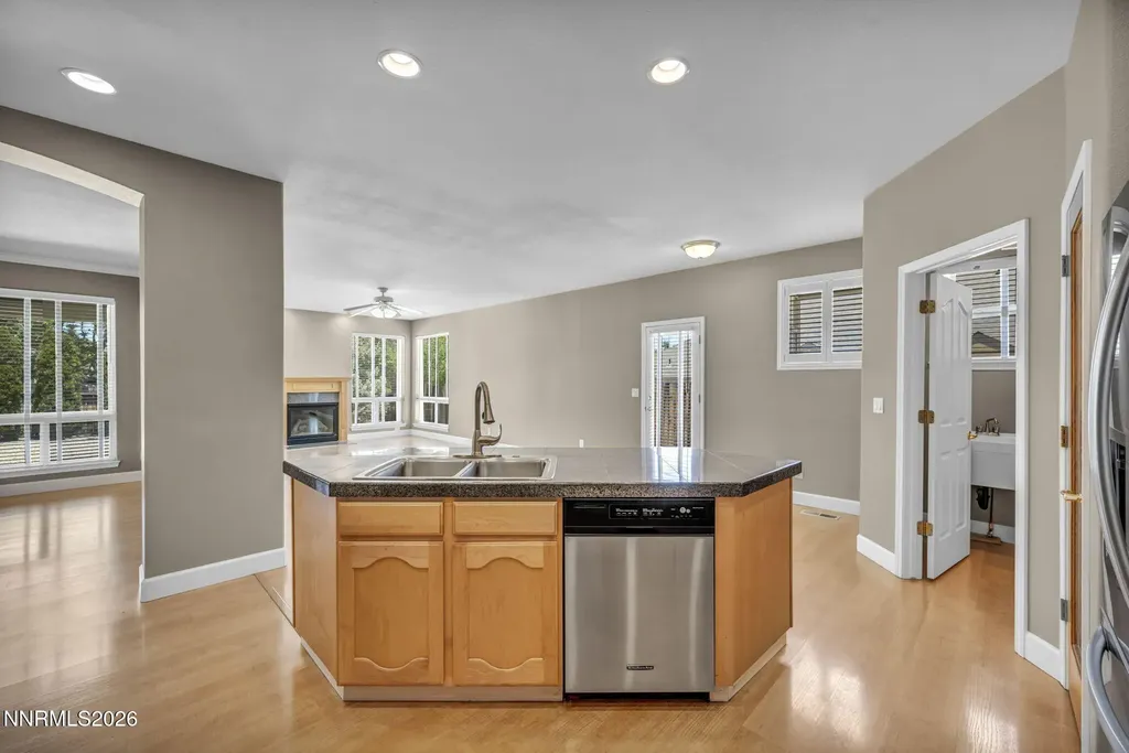 2042 Amberwood Carson City NV 89703