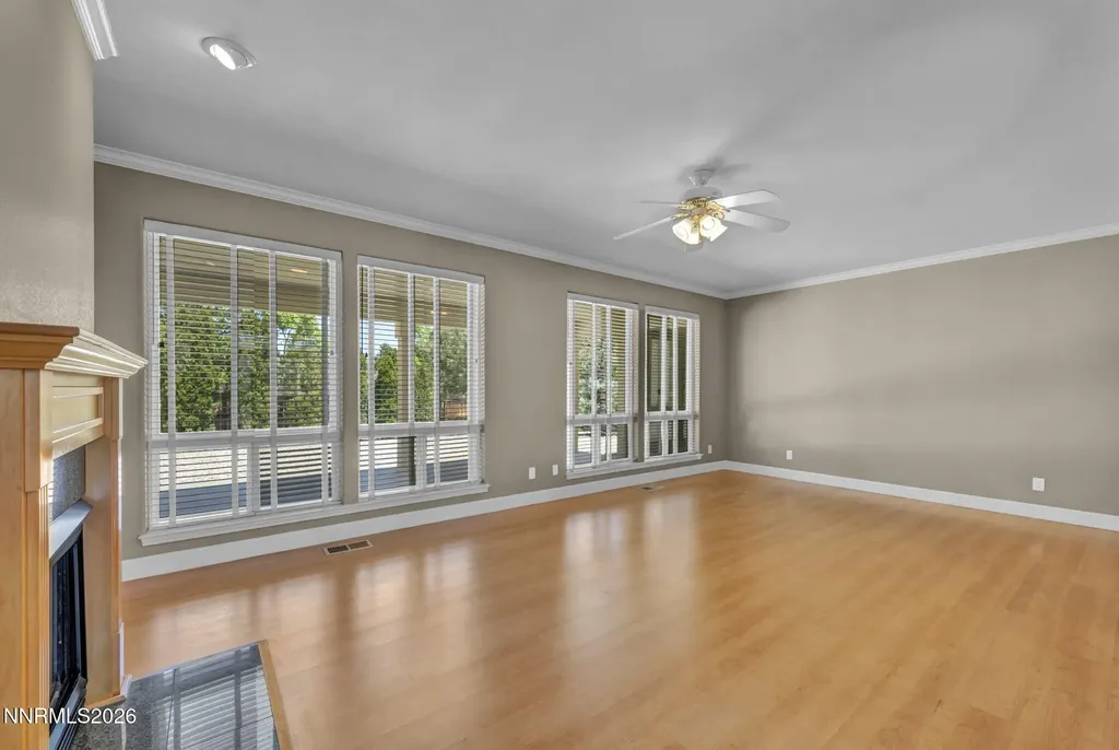 2042 Amberwood Carson City NV 89703