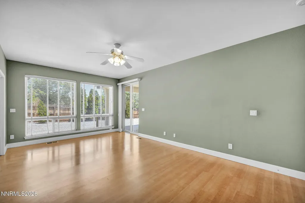 2042 Amberwood Carson City NV 89703