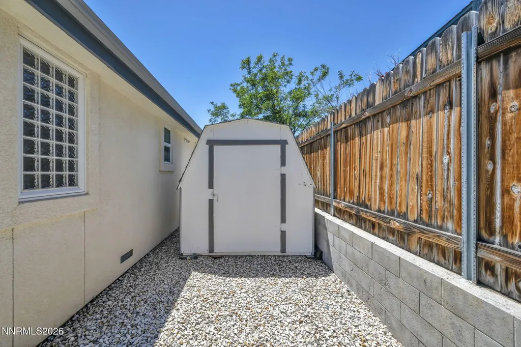 2042 Amberwood Carson City NV 89703