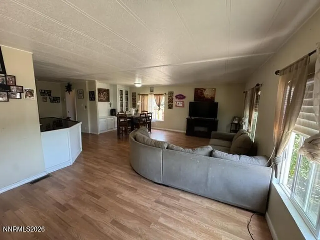 5886 Leon Sun Valley NV 89433