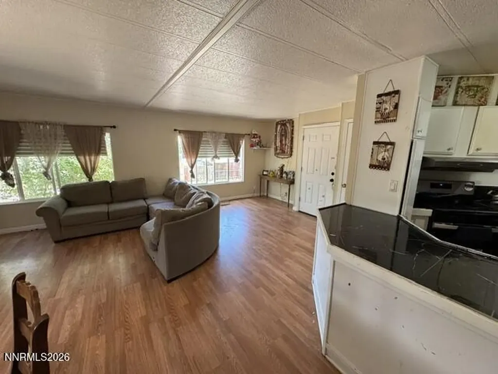 5886 Leon Sun Valley NV 89433