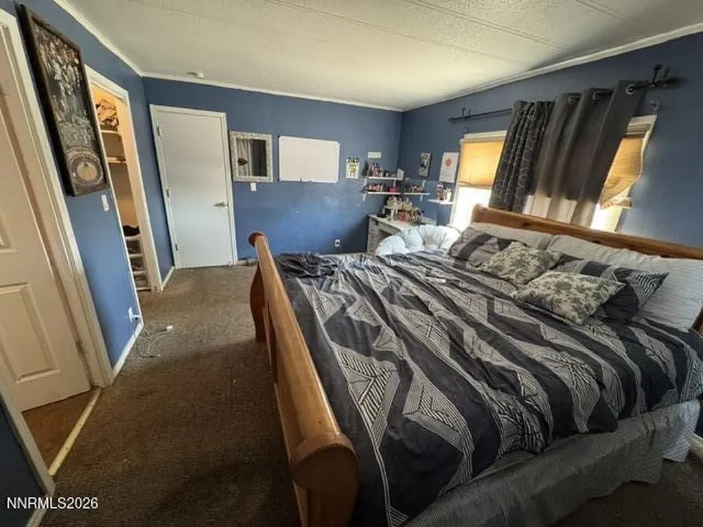 5886 Leon Sun Valley NV 89433