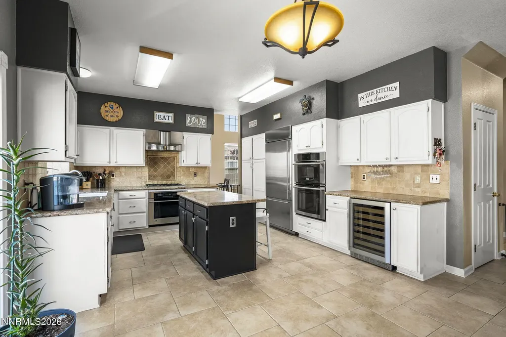 1720 Crestside Sparks NV 89436