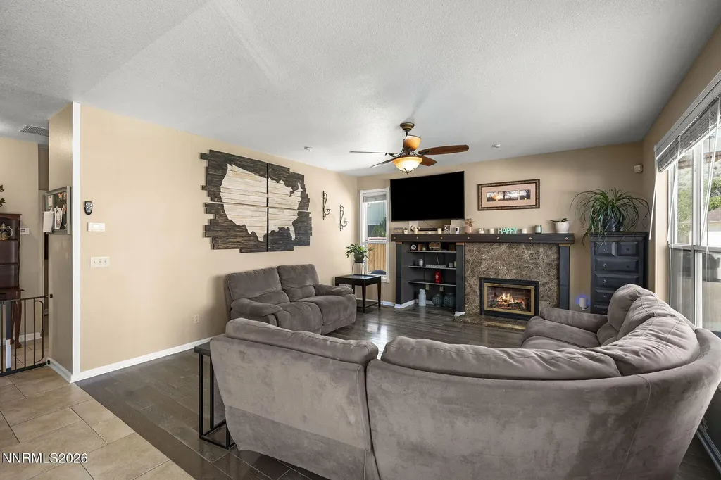 1720 Crestside Sparks NV 89436