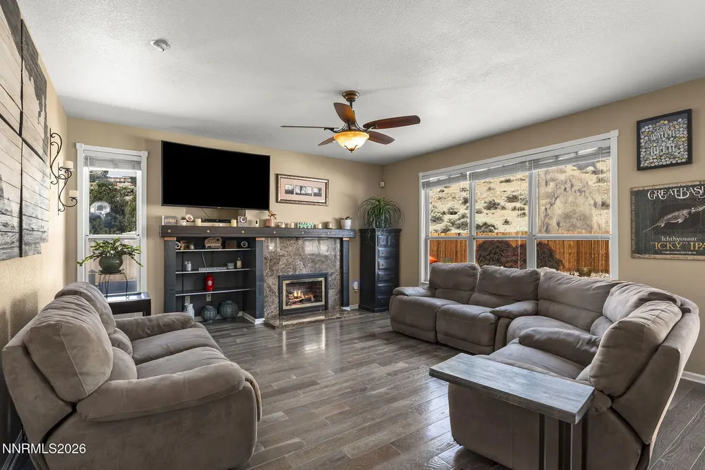 1720 Crestside Sparks NV 89436