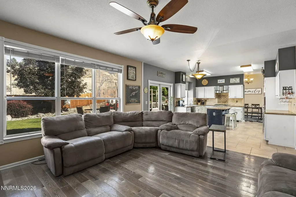 1720 Crestside Sparks NV 89436