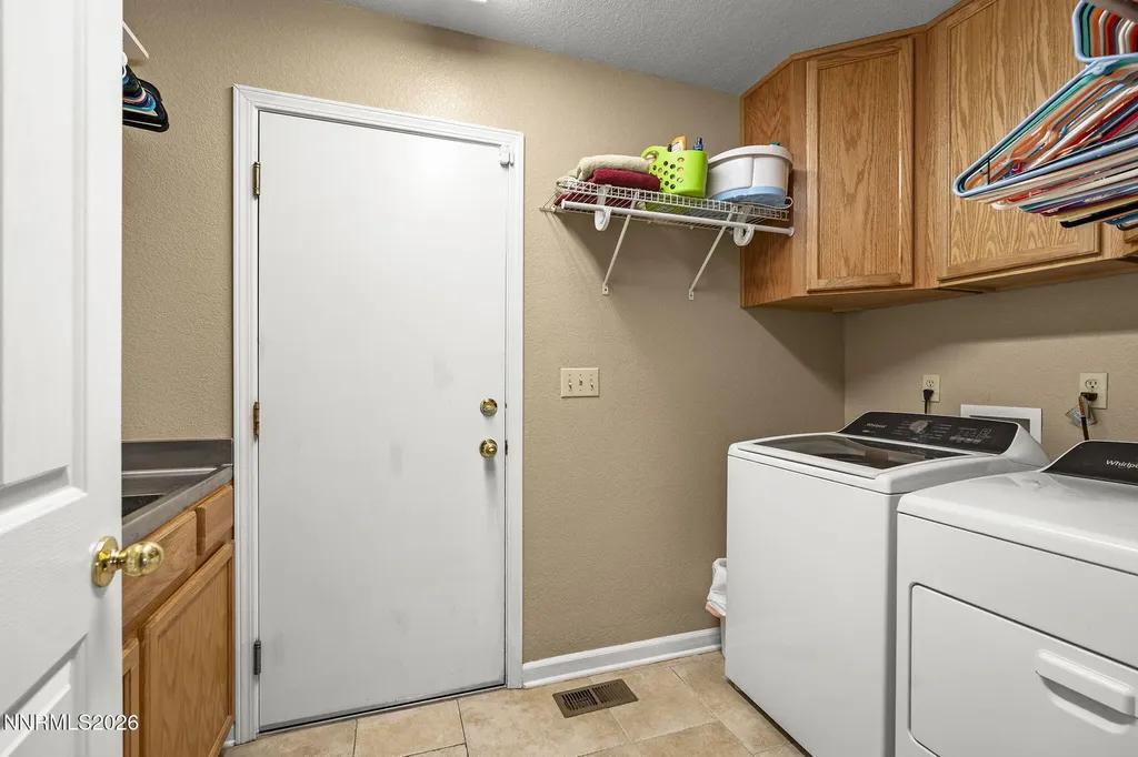 1720 Crestside Sparks NV 89436