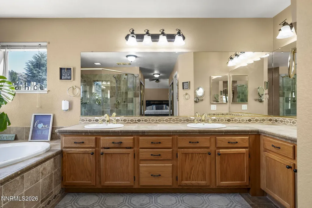 1720 Crestside Sparks NV 89436
