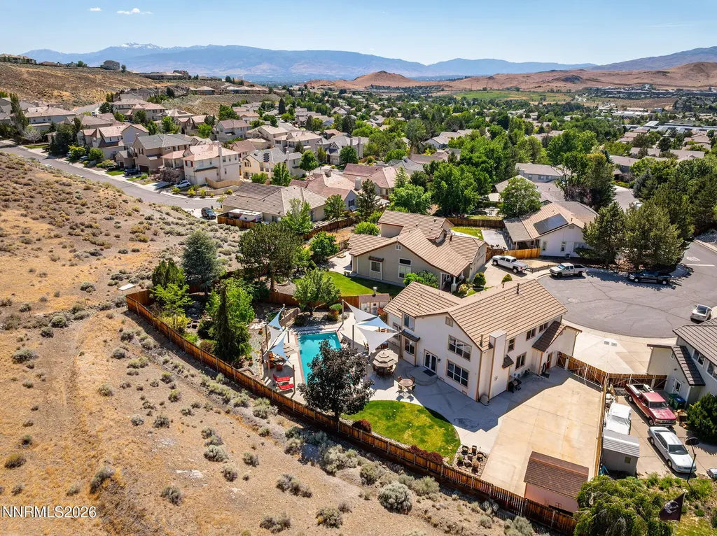 1720 Crestside Sparks NV 89436
