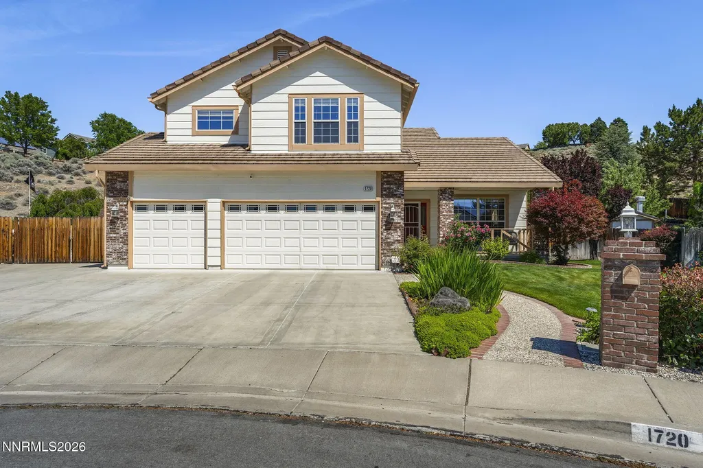 1720 Crestside Sparks NV 89436