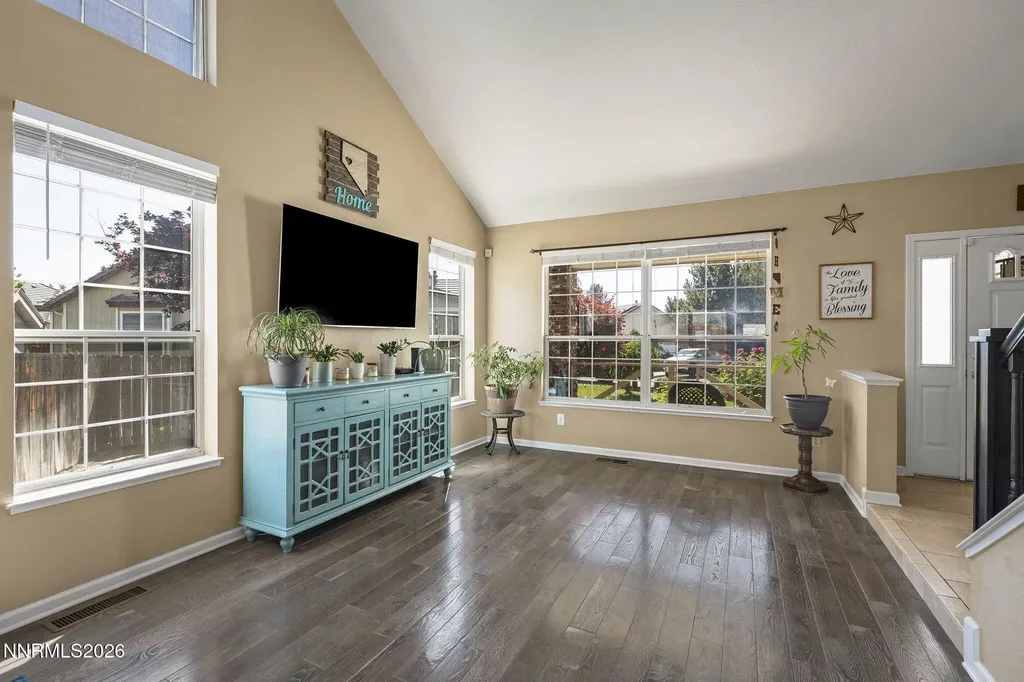 1720 Crestside Sparks NV 89436