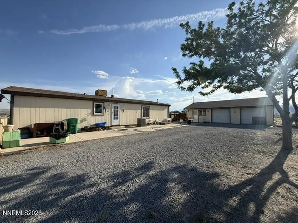 2290 Cougar Silver Springs NV 89429