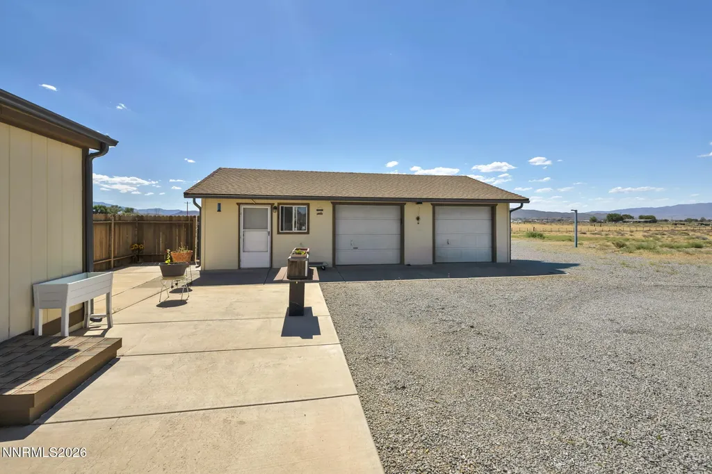 2290 Cougar Silver Springs NV 89429