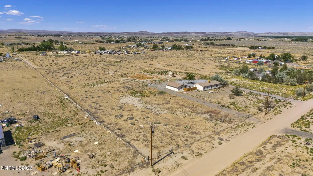 2290 Cougar Silver Springs NV 89429