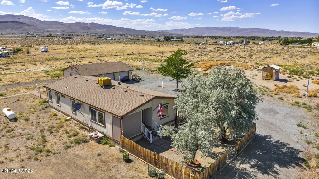 2290 Cougar Silver Springs NV 89429