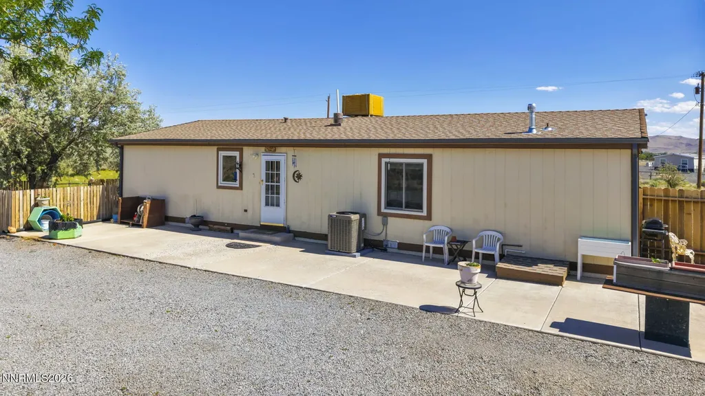 2290 Cougar Silver Springs NV 89429