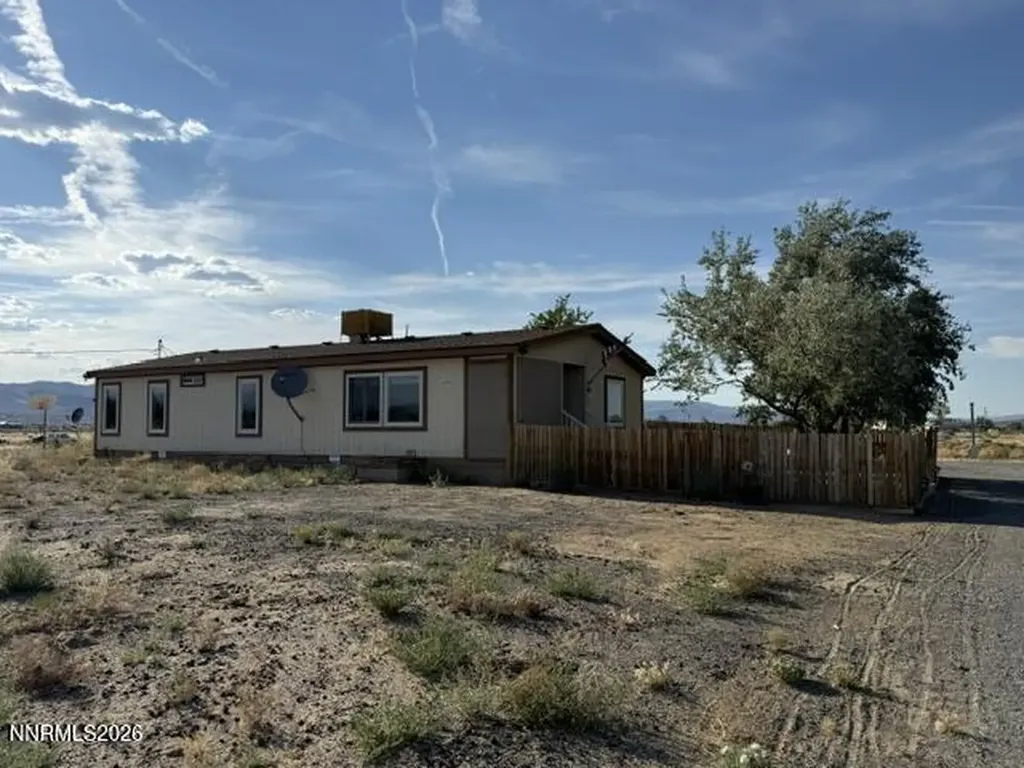 2290 Cougar Silver Springs NV 89429