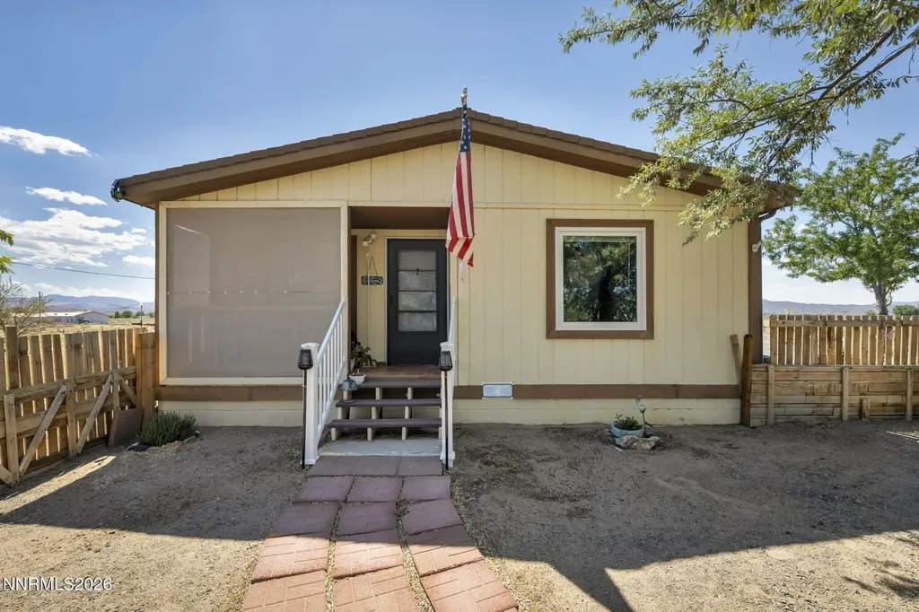 2290 Cougar Silver Springs NV 89429