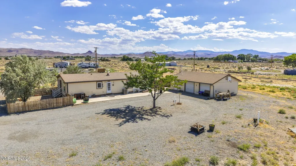 2290 Cougar Silver Springs NV 89429