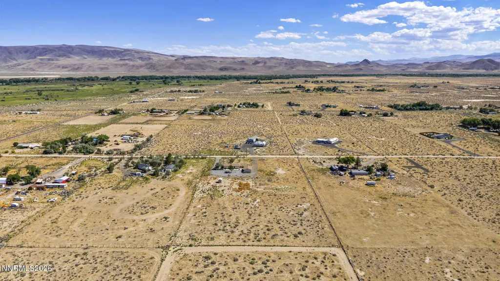 2290 Cougar Silver Springs NV 89429