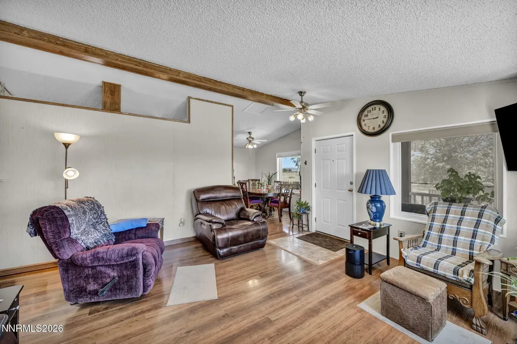 2290 Cougar Silver Springs NV 89429