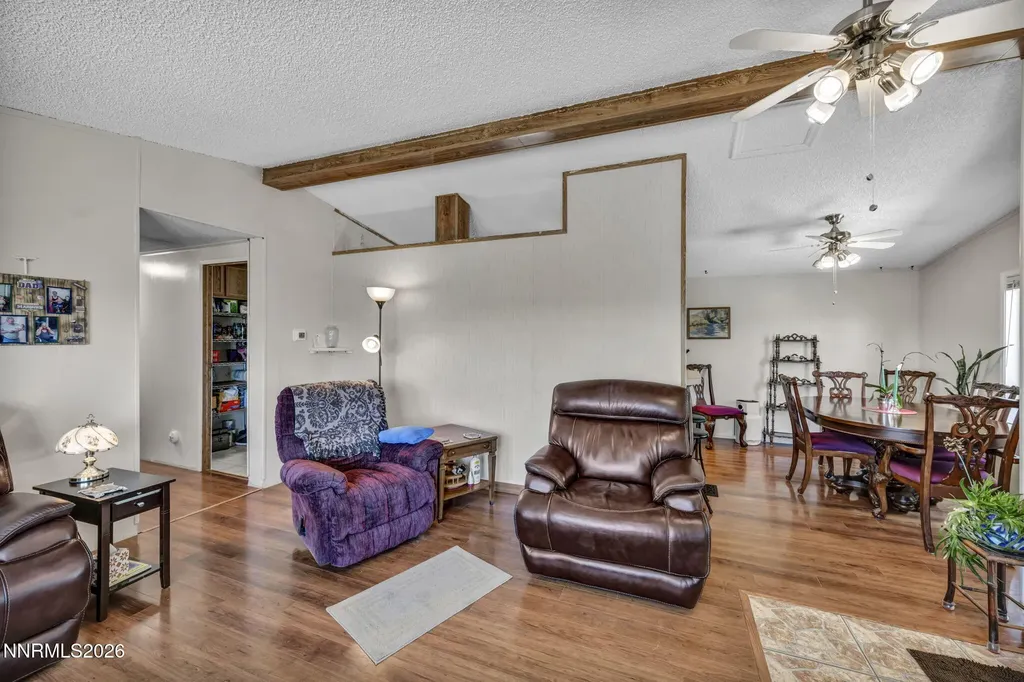 2290 Cougar Silver Springs NV 89429