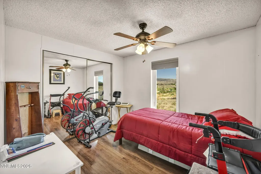 2290 Cougar Silver Springs NV 89429