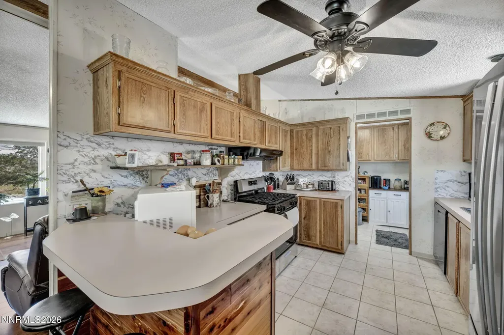 2290 Cougar Silver Springs NV 89429