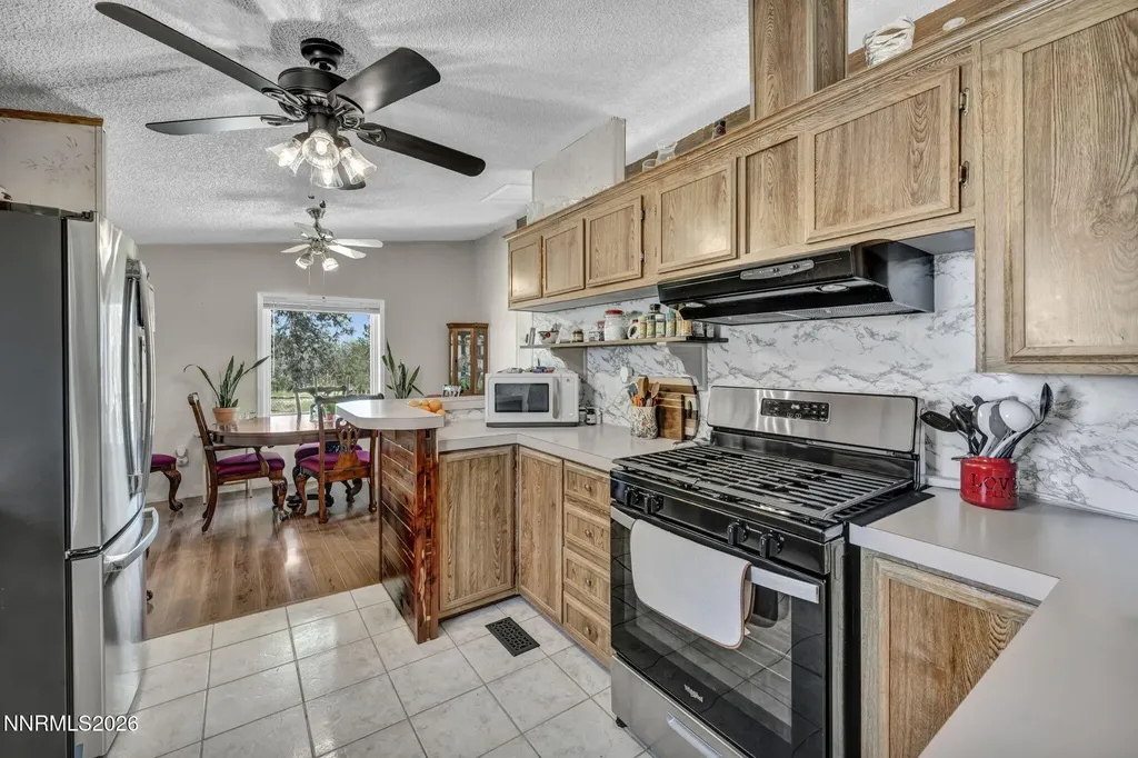 2290 Cougar Silver Springs NV 89429
