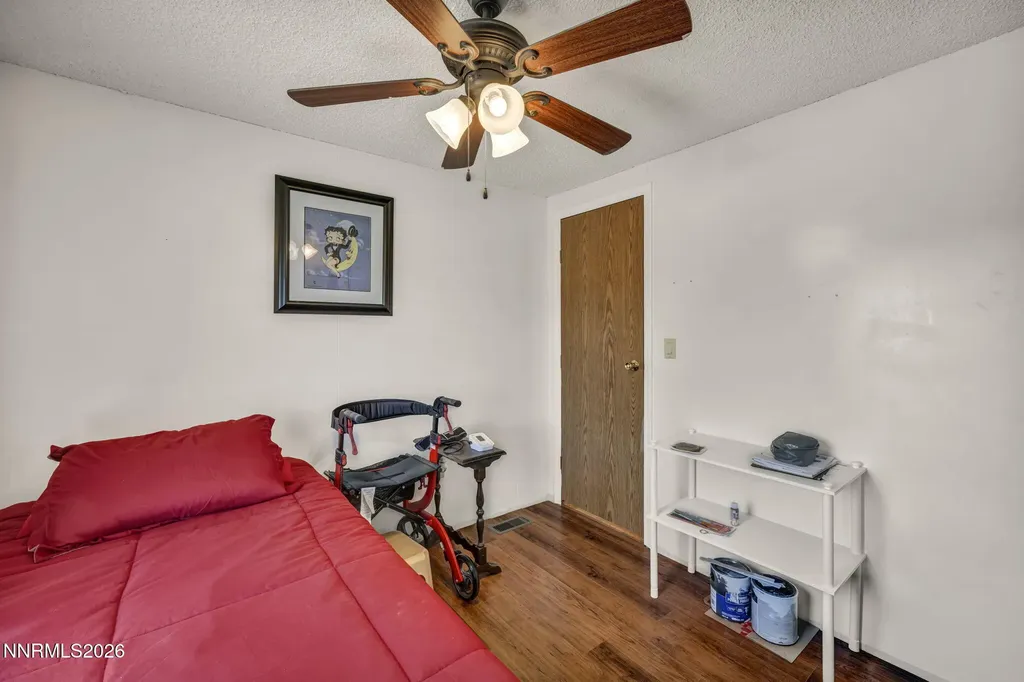 2290 Cougar Silver Springs NV 89429