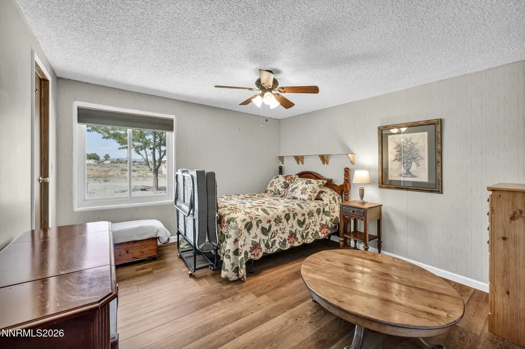 2290 Cougar Silver Springs NV 89429