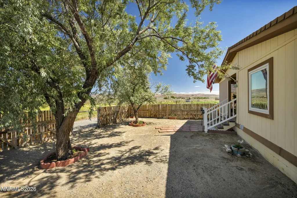 2290 Cougar Silver Springs NV 89429
