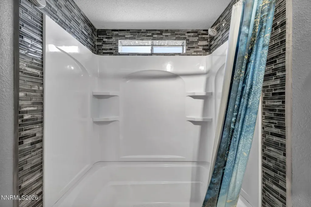 2290 Cougar Silver Springs NV 89429