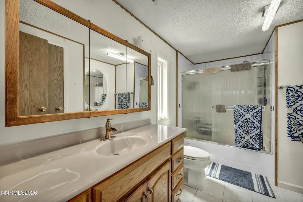 2290 Cougar Silver Springs NV 89429