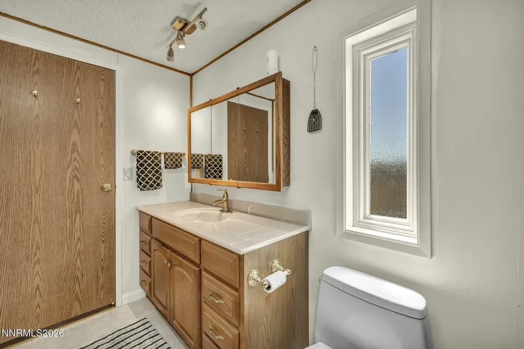 2290 Cougar Silver Springs NV 89429