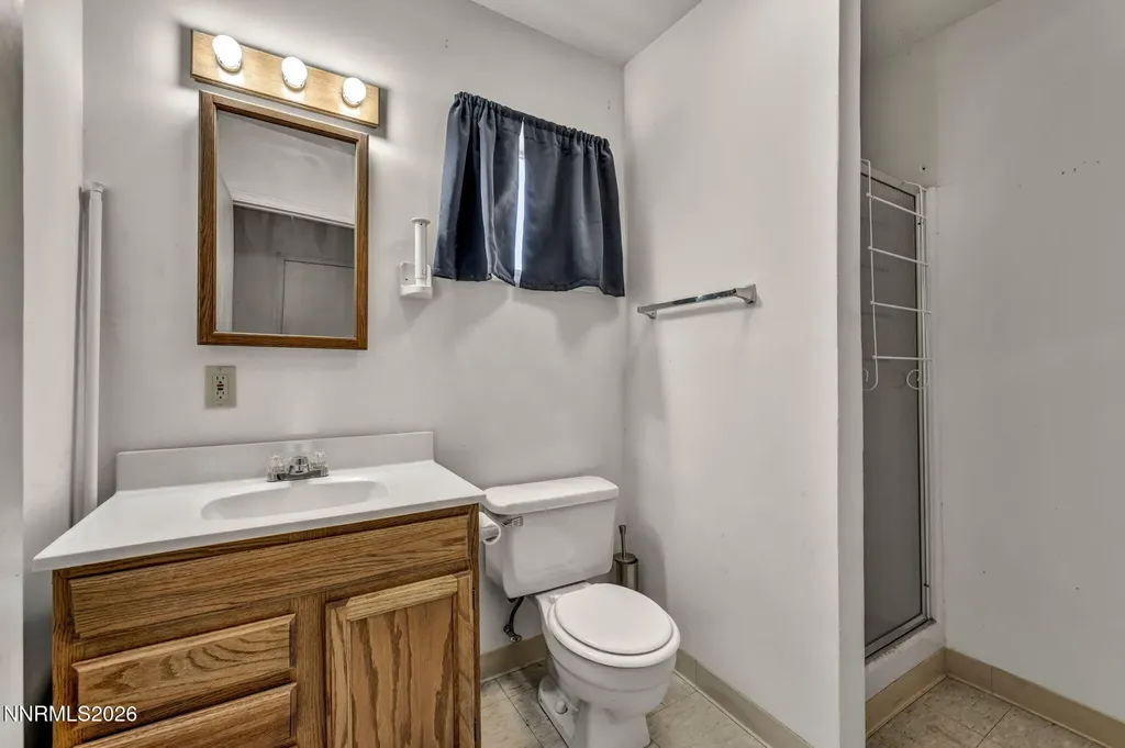 2290 Cougar Silver Springs NV 89429