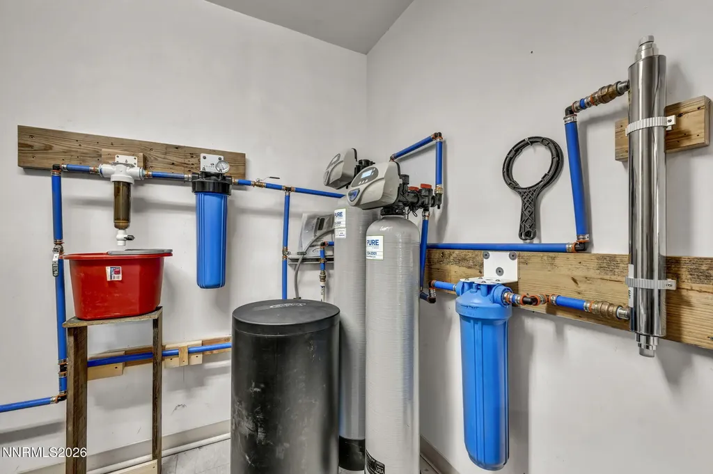 2290 Cougar Silver Springs NV 89429