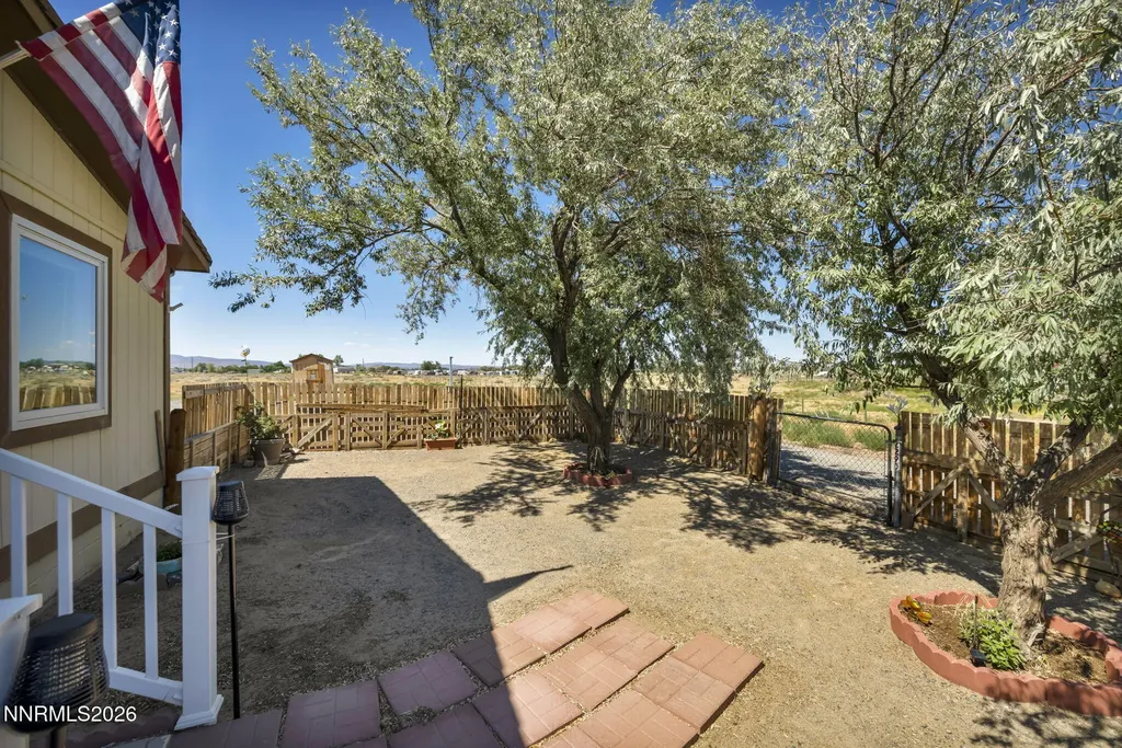 2290 Cougar Silver Springs NV 89429