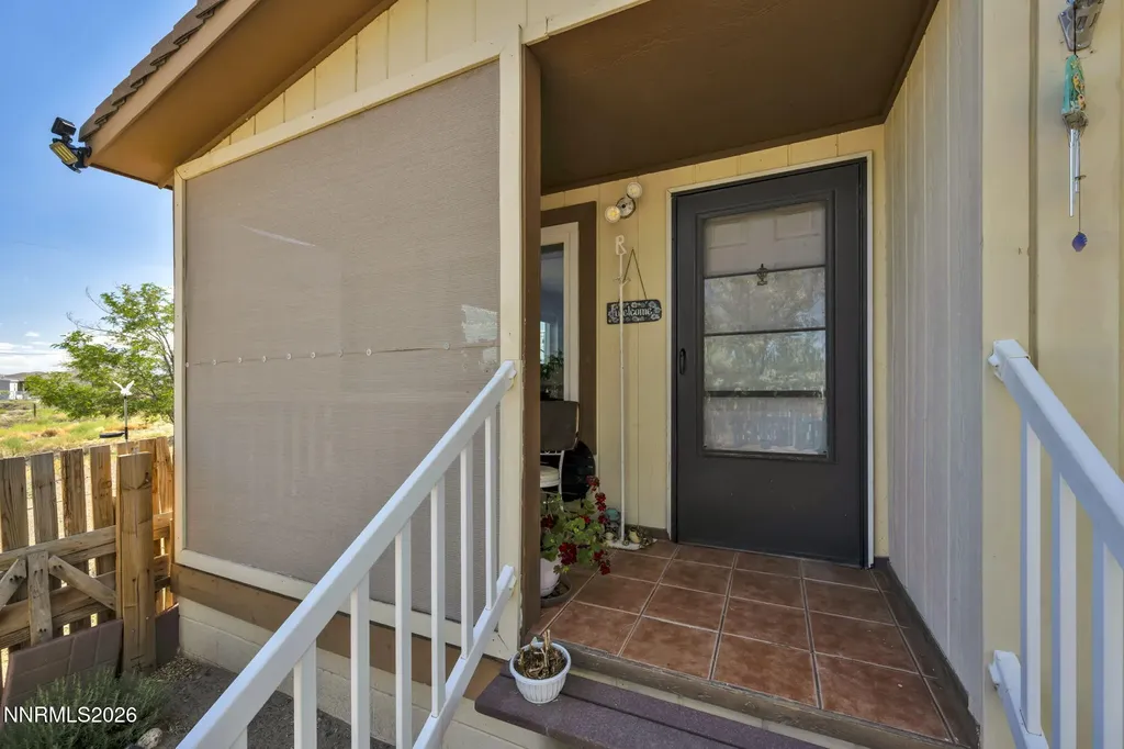2290 Cougar Silver Springs NV 89429