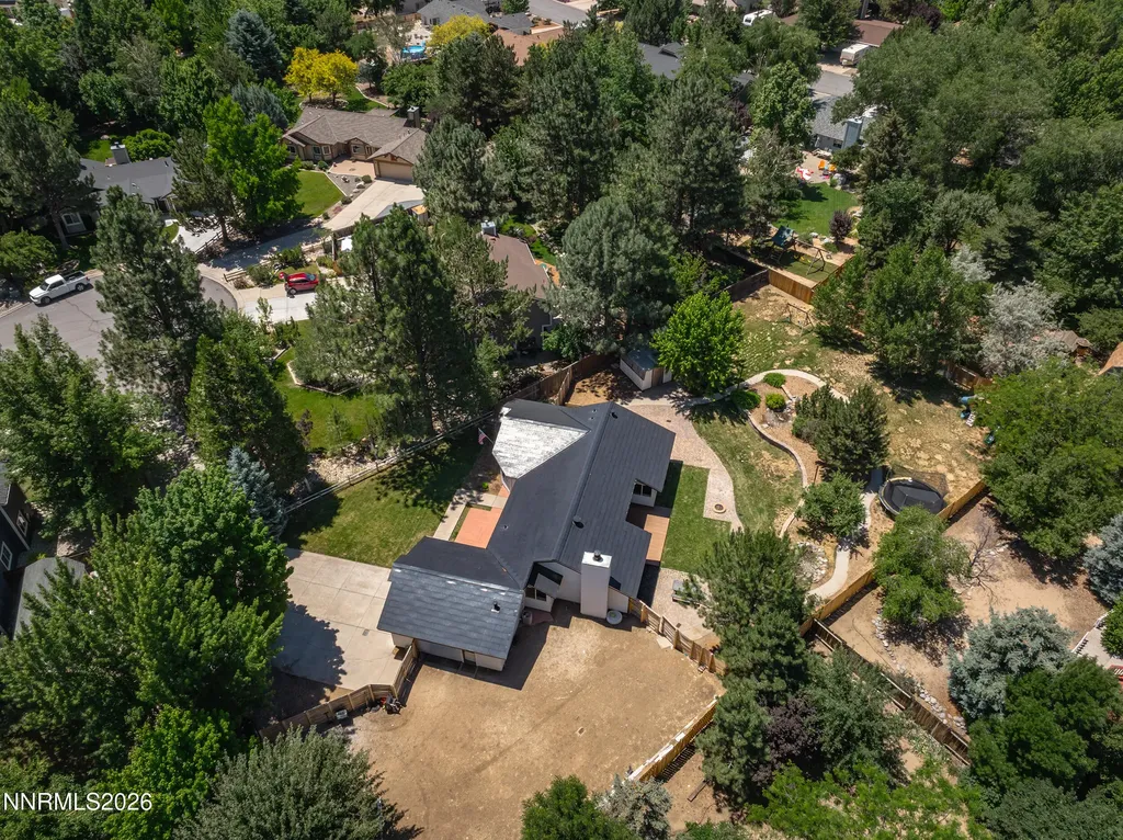 10085 Raccoon Reno NV 89523