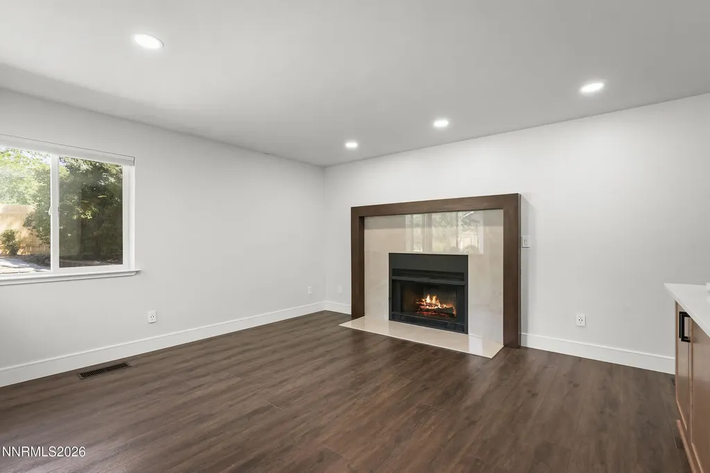 10085 Raccoon Reno NV 89523
