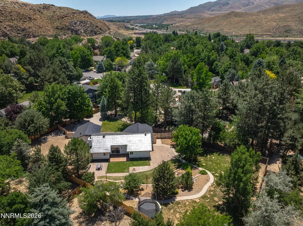 10085 Raccoon Reno NV 89523