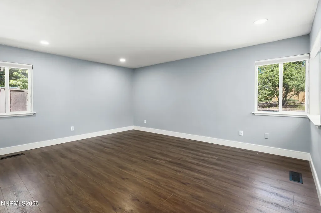 10085 Raccoon Reno NV 89523