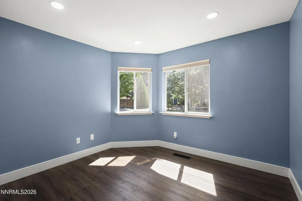 10085 Raccoon Reno NV 89523
