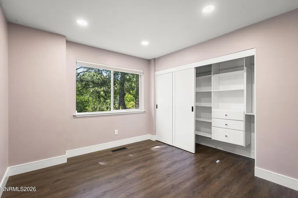 10085 Raccoon Reno NV 89523